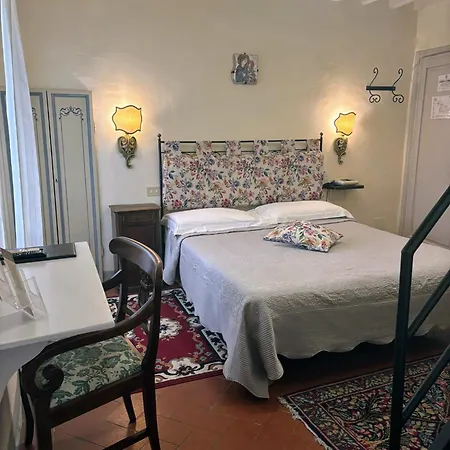 Frühstückspension Piccolo 4*